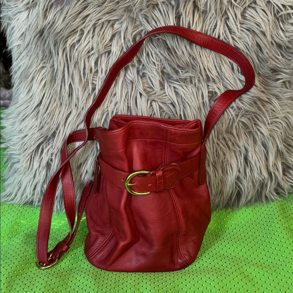 vtg.Coach bucket Elegant Red Leather Shoulder Bag(Rare)must have cute. preown